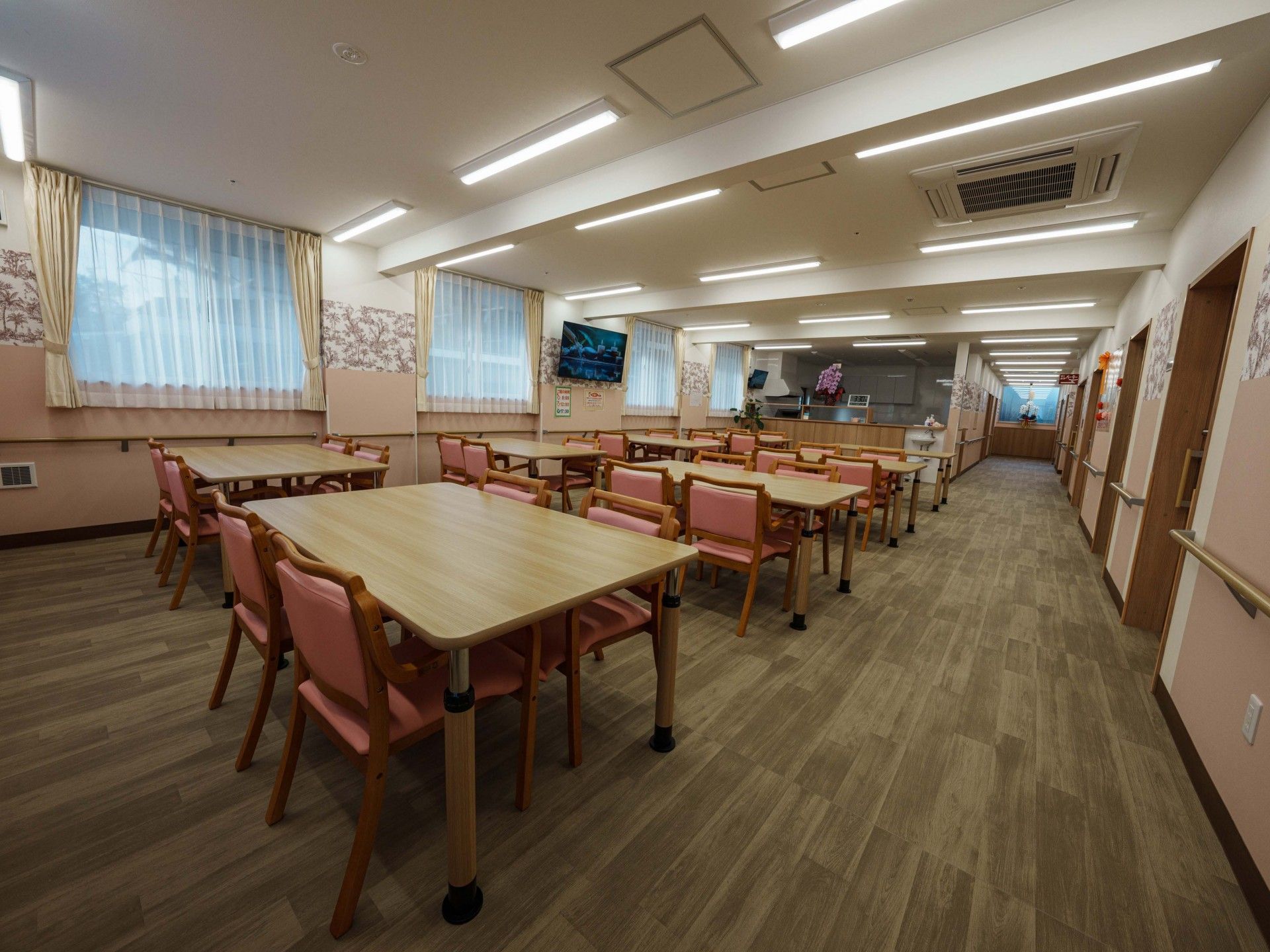 広々とした食堂