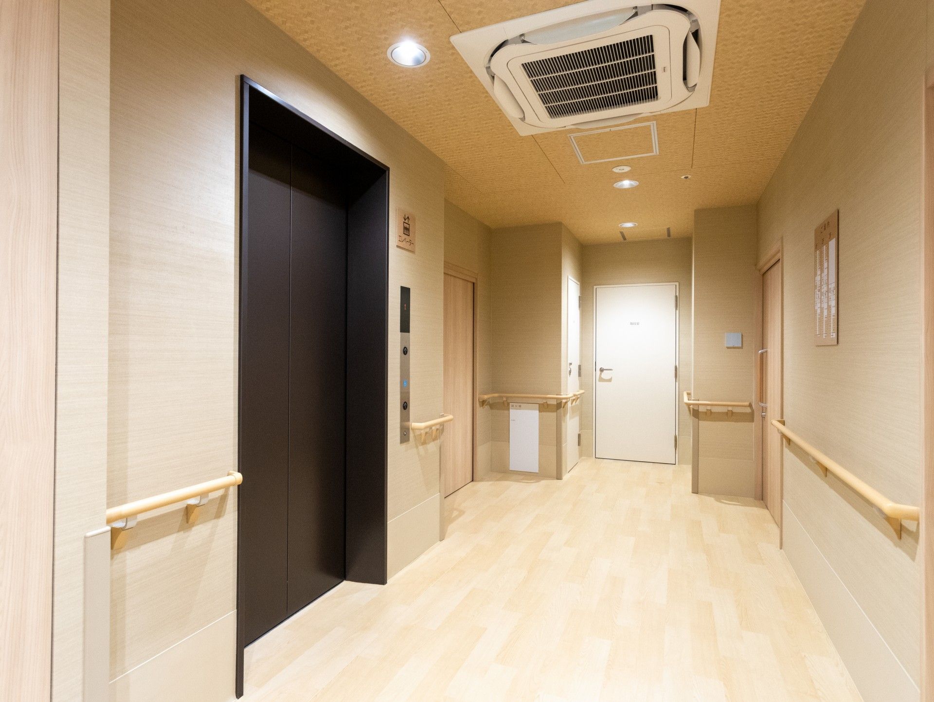 安全な廊下とエレベーター