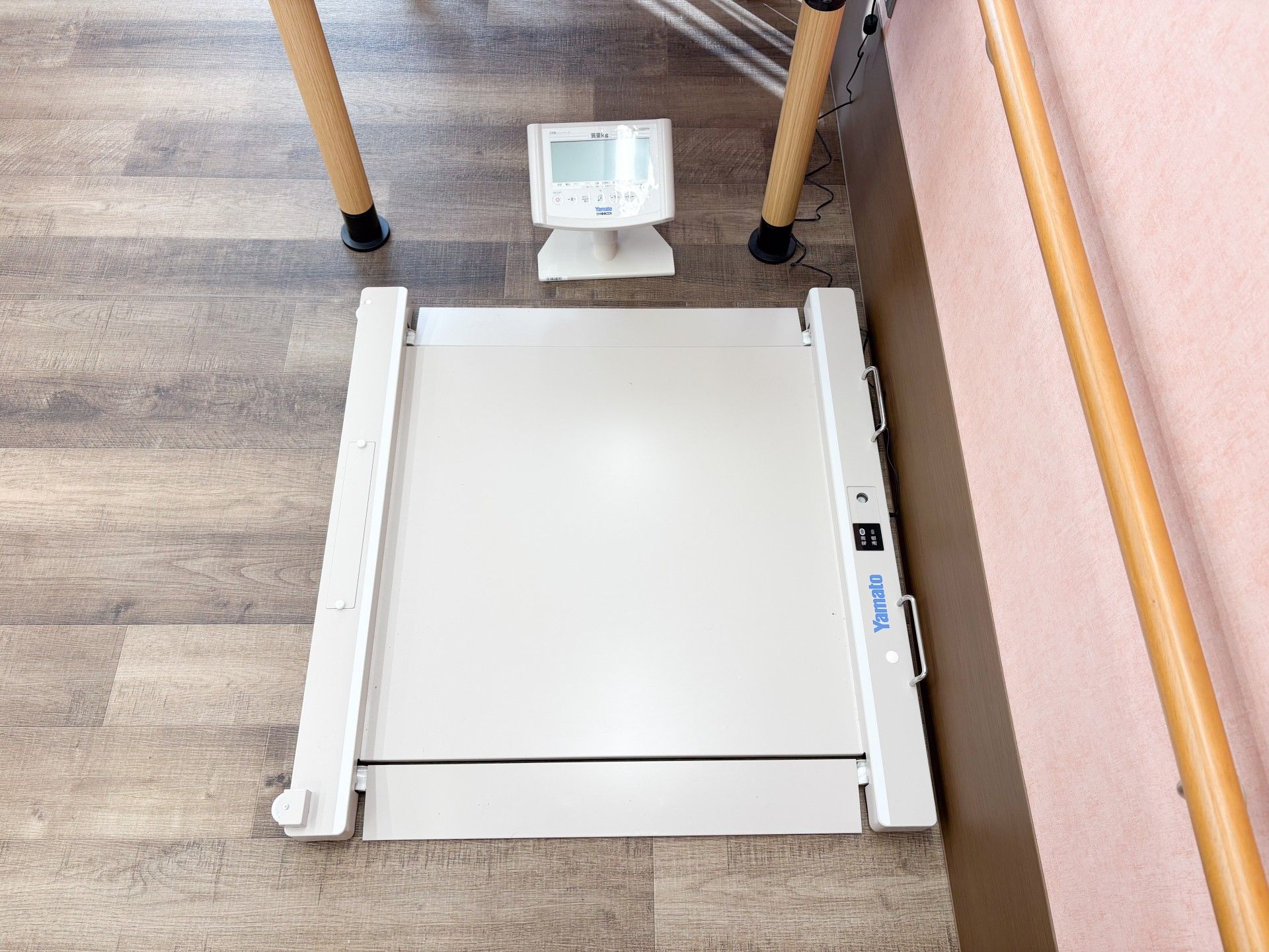 体重計のある床