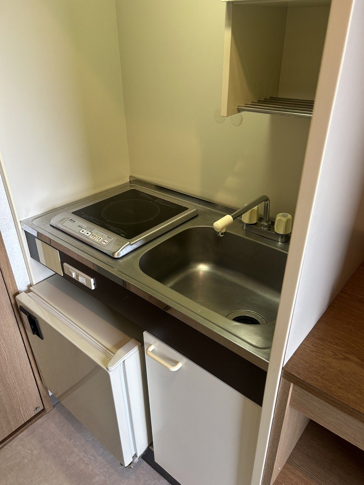 コンパクトな調理スペース