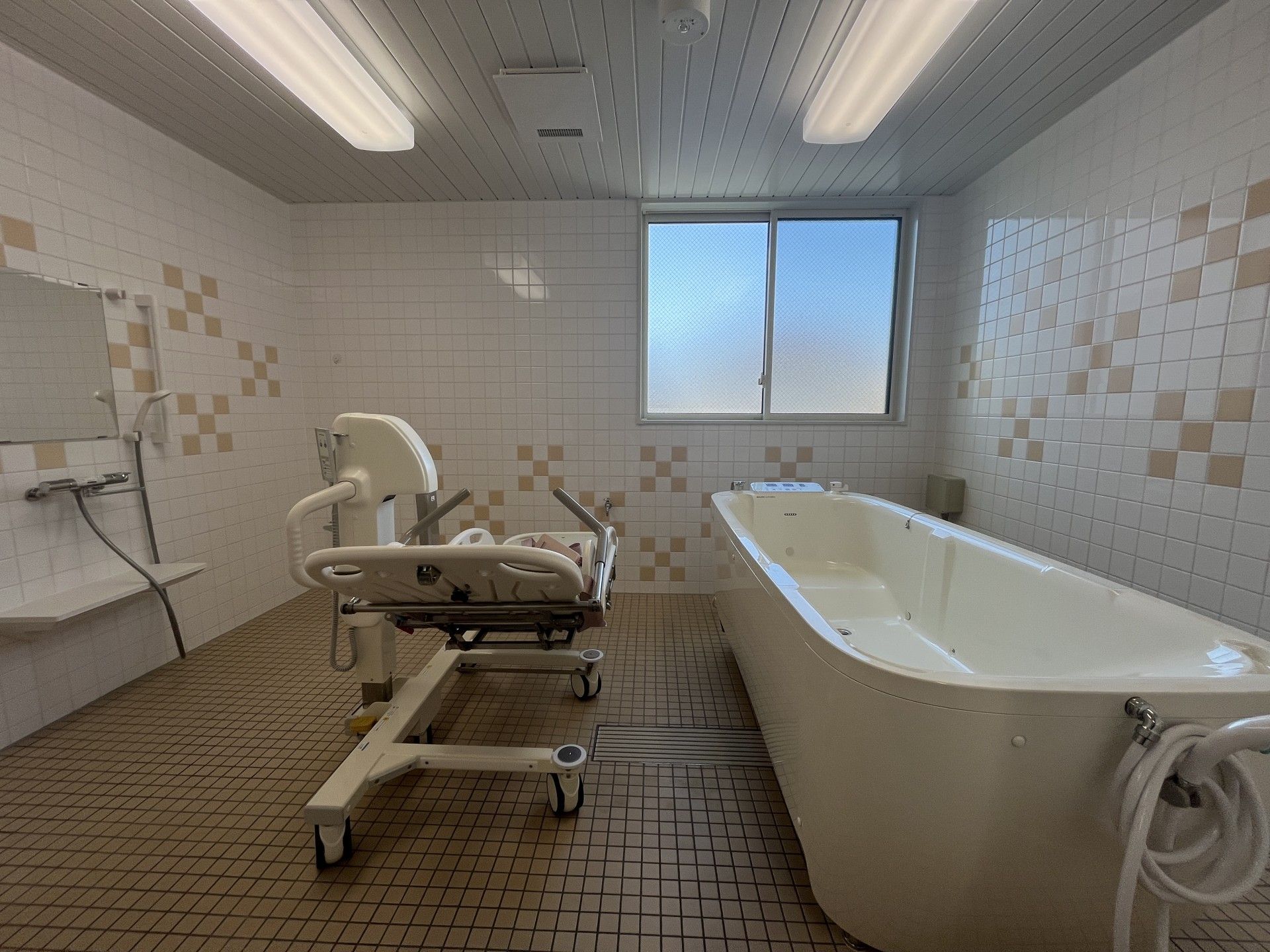 広々とした浴室