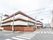 交差点に面した建物外観