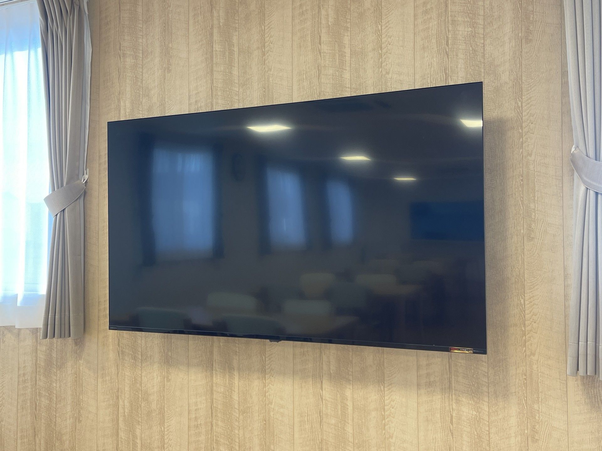 大きなテレビのある部屋