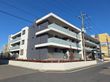 三階建ての建物外観