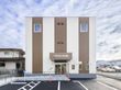 入口のある建物外観