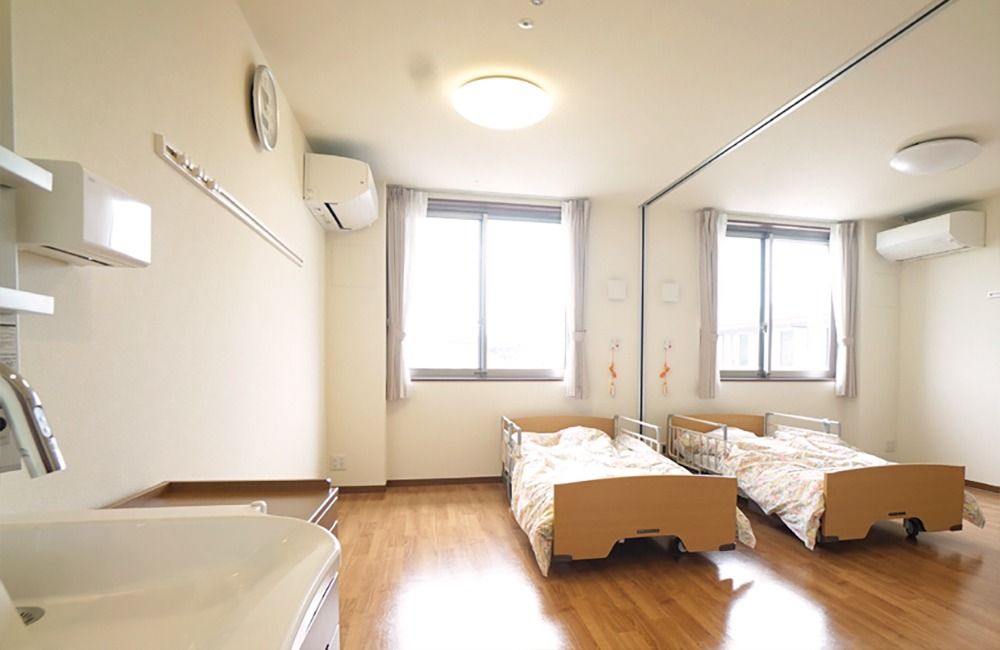 明るい二人部屋
