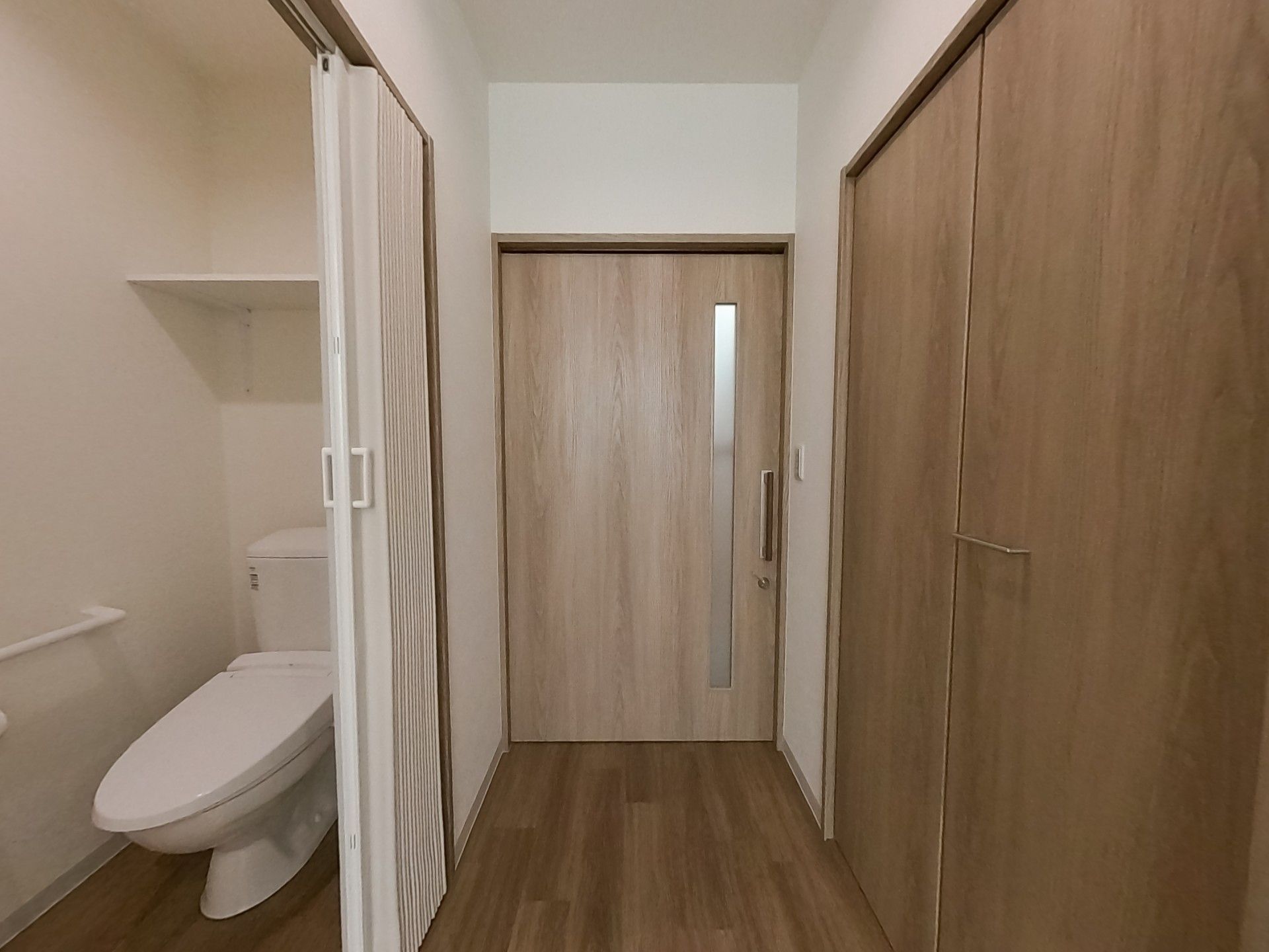 清潔なトイレの入口