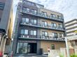 落ち着いた外観の建物