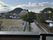遠くの山と広場