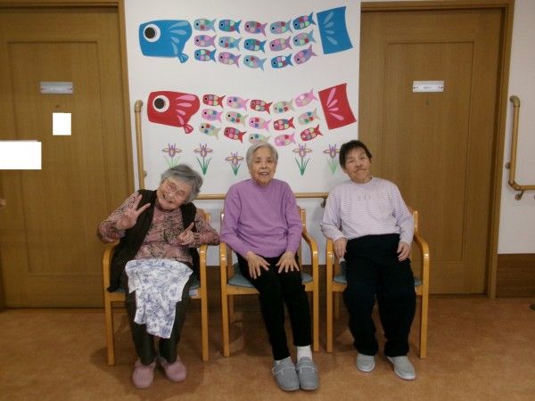 和やかな雰囲気の居間