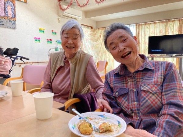 笑顔のご高齢者二人