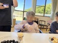窓際のテーブル