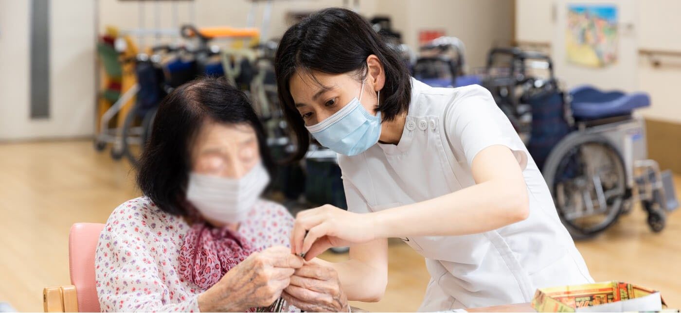 優しい介助の様子