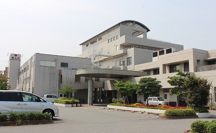 ゆったりとしたエントランスの建物
