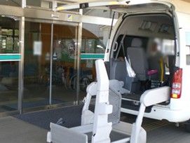 送迎車の乗降口