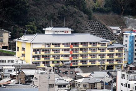 多階層の建物外観