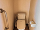 介護施設のトイレとキッチンの様子