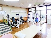 運動器具が並ぶ部屋
