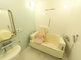 バリアフリーのトイレ設備が整った空間