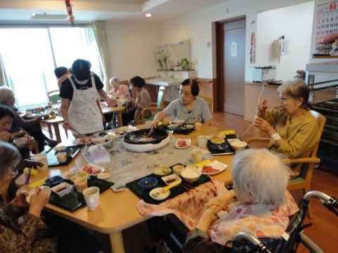 「四季彩 岐阜」のお食事。会話を楽しみながら食事できる。