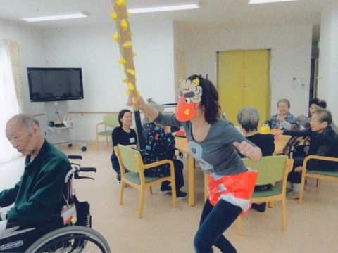 「四季彩 春日井」のイベント。節分にはスタッフが鬼に扮して盛り上げる。