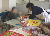 手作り活動の様子