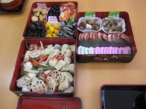 「四季彩 豊川」のお食事。栄養バランスの良い食事を提供している。