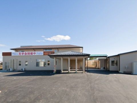 段差のない介護施設の外観