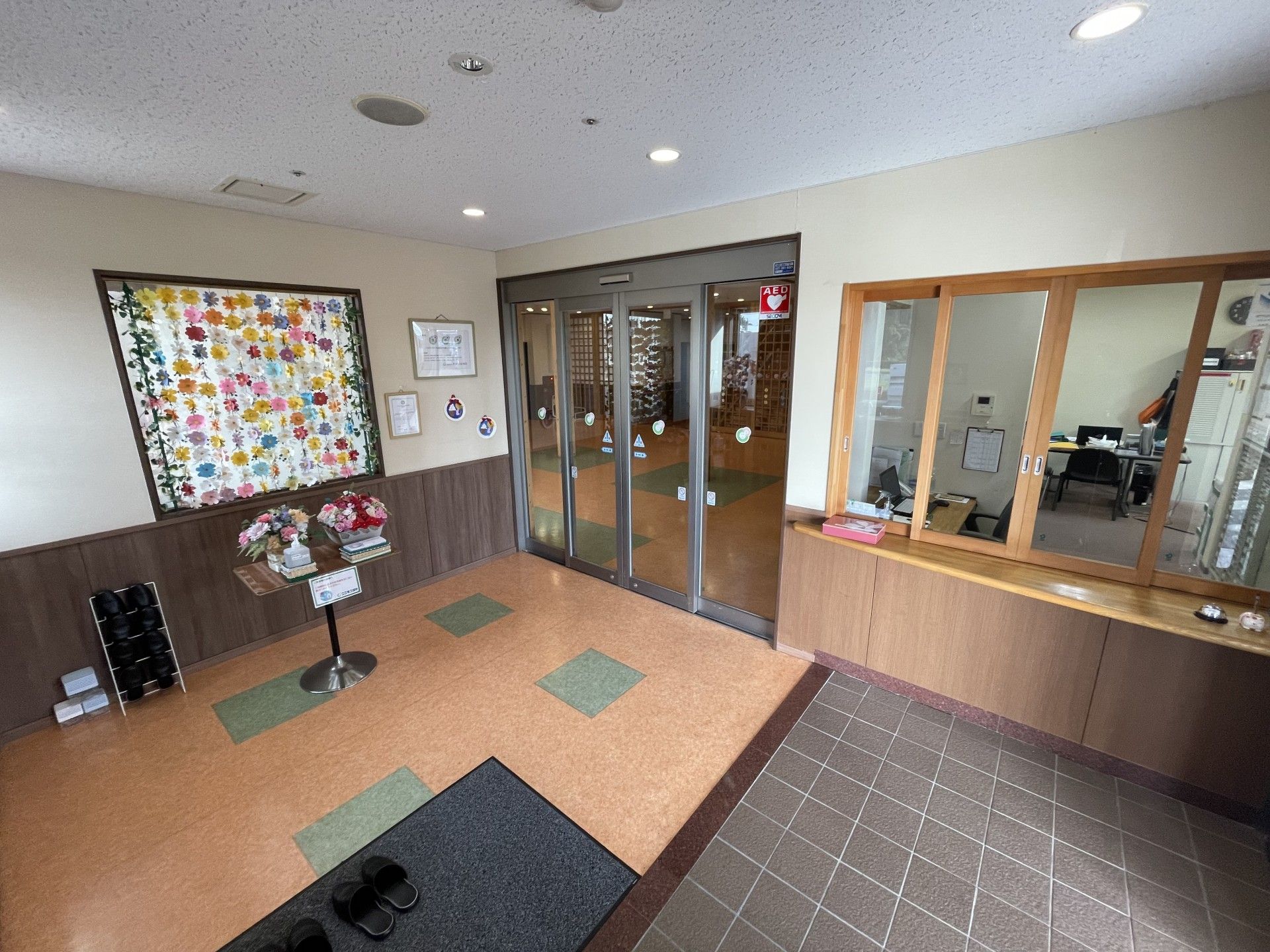 明るいエントランスホール