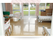 明るい居室の一角