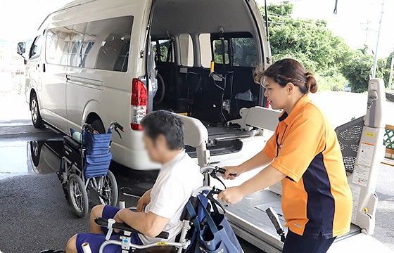車椅子の方の送迎風景