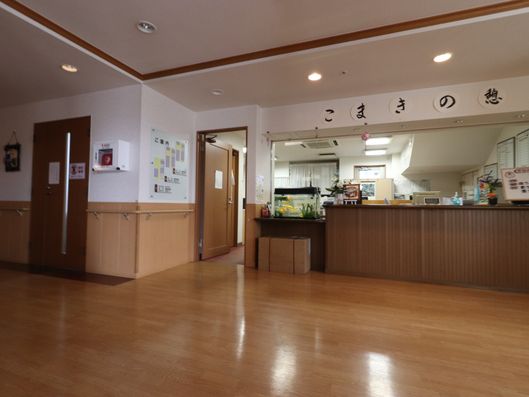 カウンター付近