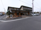 静かな住宅街の交差点