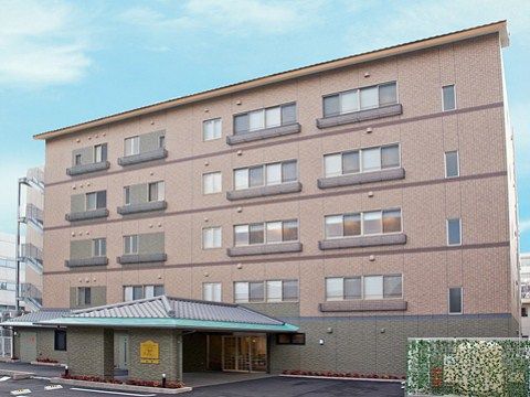 ゆったりとした外観の建物