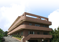 ゆったりとした建物外観