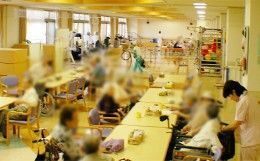 賑やかな交流スペース