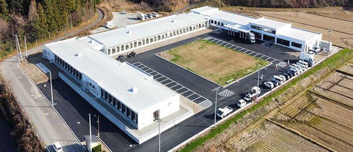 広々とした施設全景
