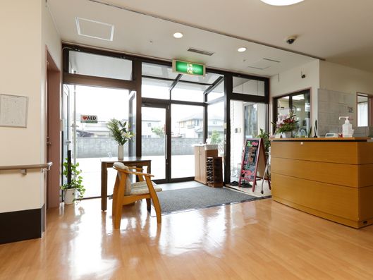 明るい玄関フロア