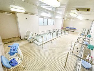 明るいリハビリテーション室
