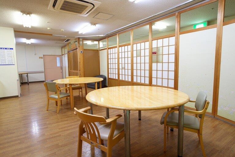和風の落ち着いた休憩スペース