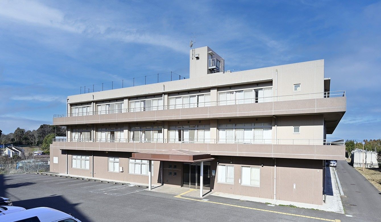 広々とした建物の外観