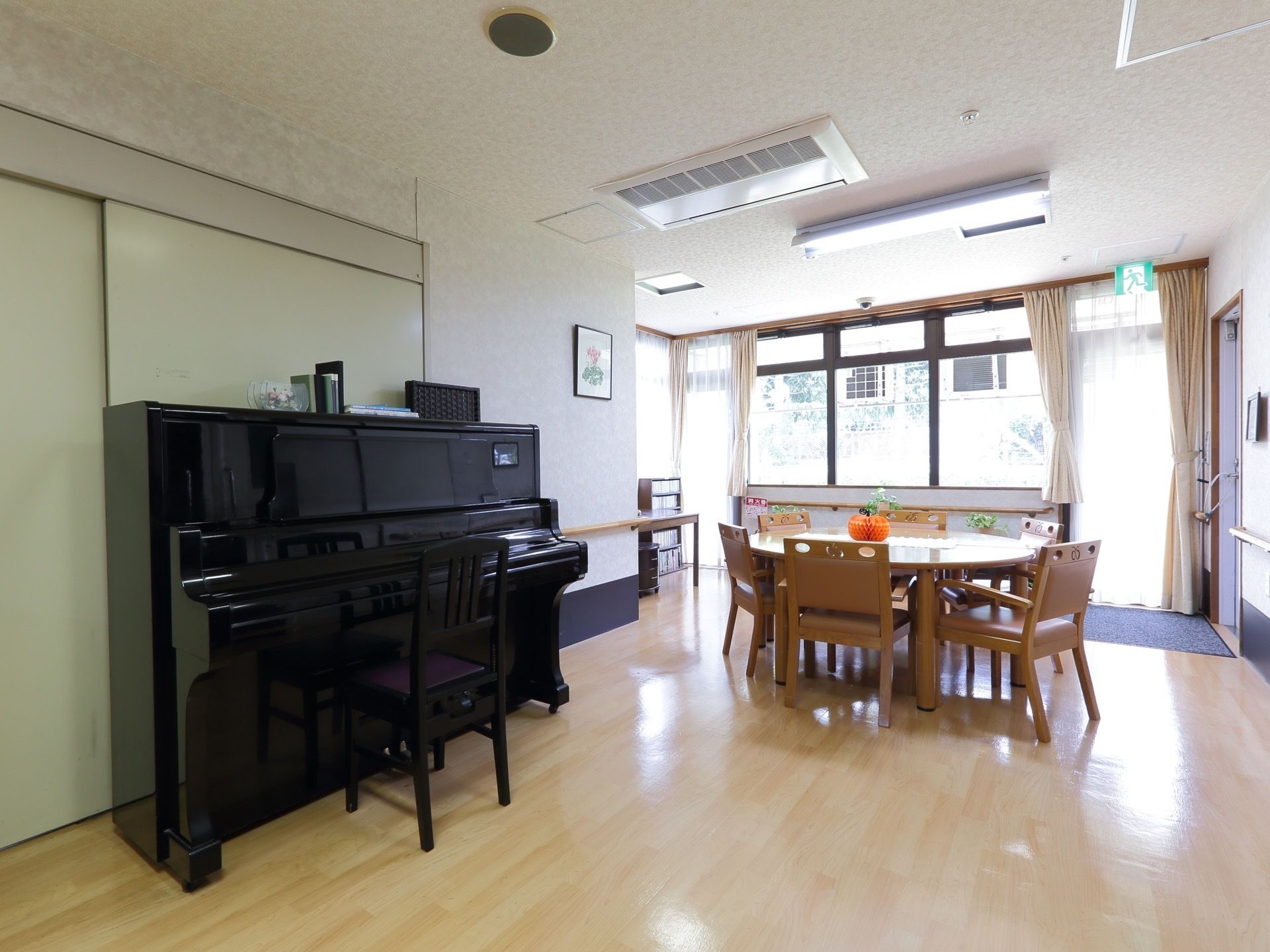 ライフコミューン大宮北のレクリエーション。経験の豊富なスタッフが毎日皆様に寄り添って介護・サポートをしてまいります。